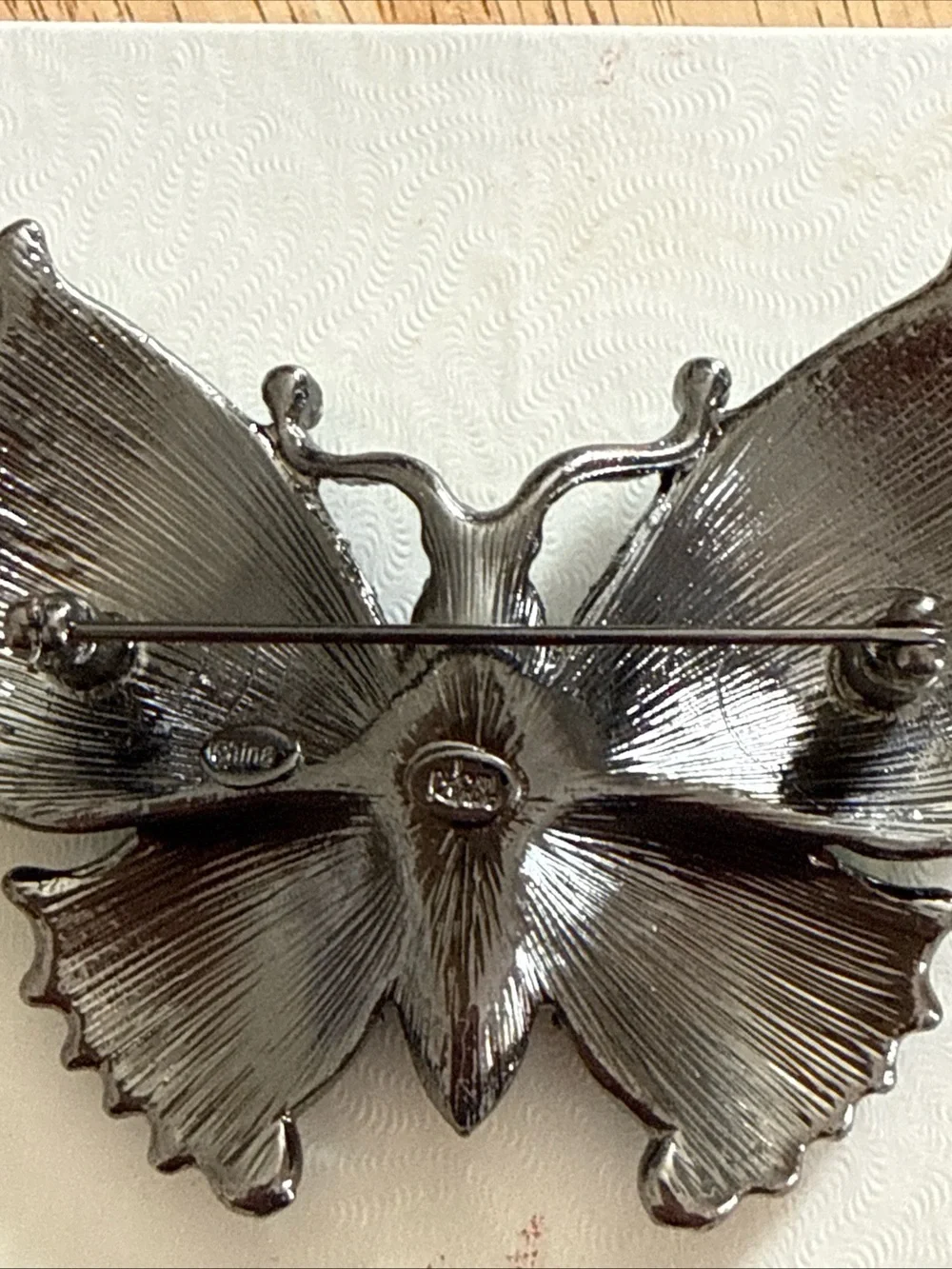 N/A *2 rhinestones