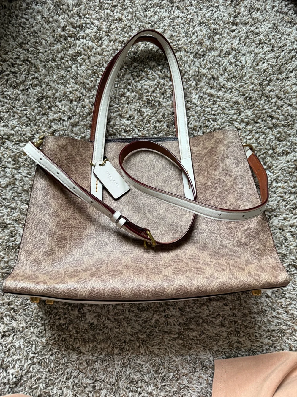 Coach tote signature
