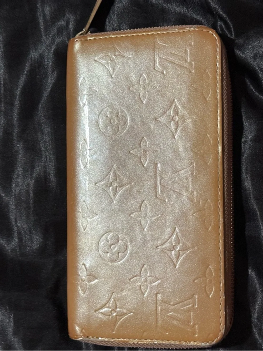 Louis Vuitton authentic compact