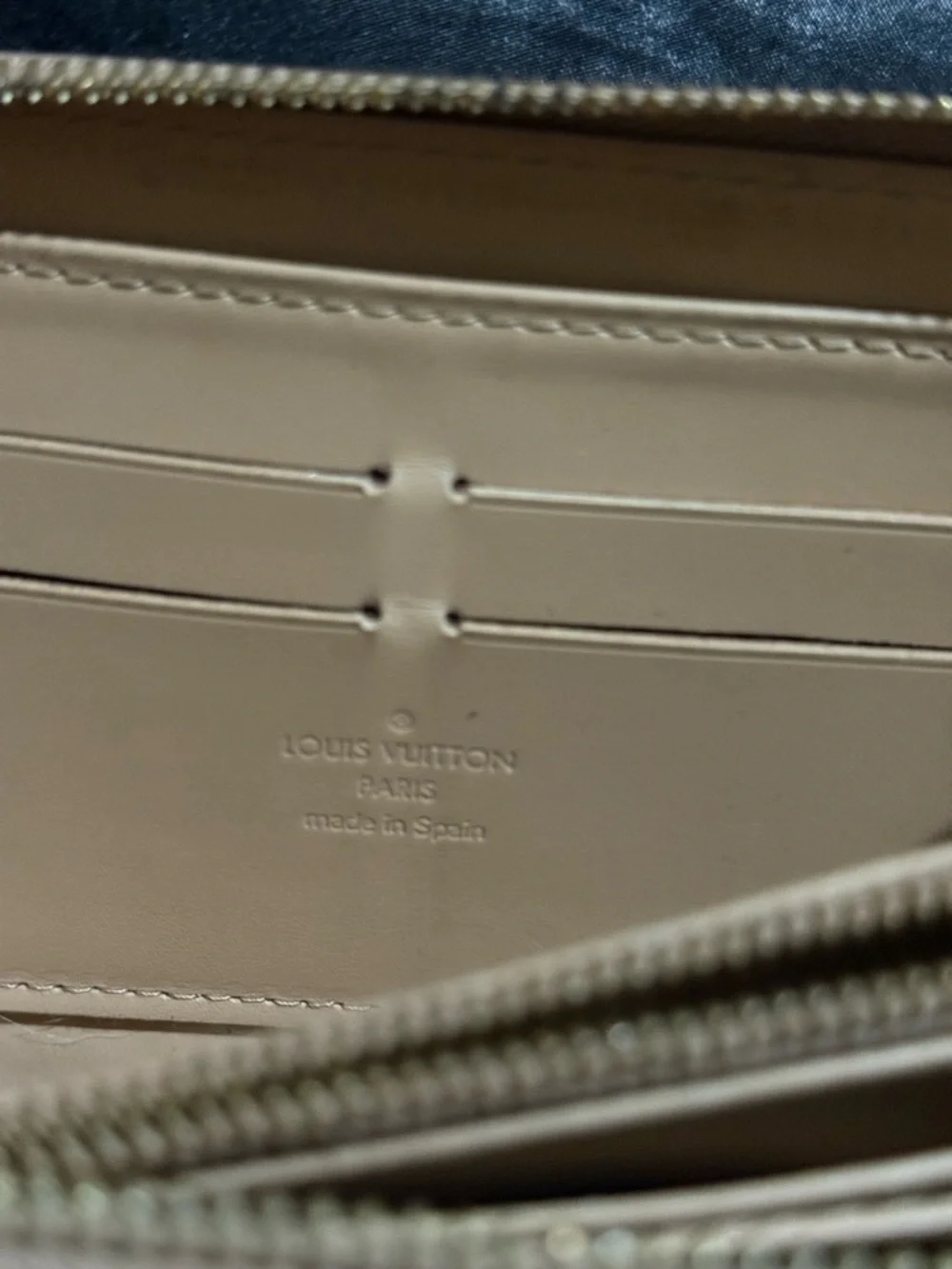 Louis Vuitton authentic compact