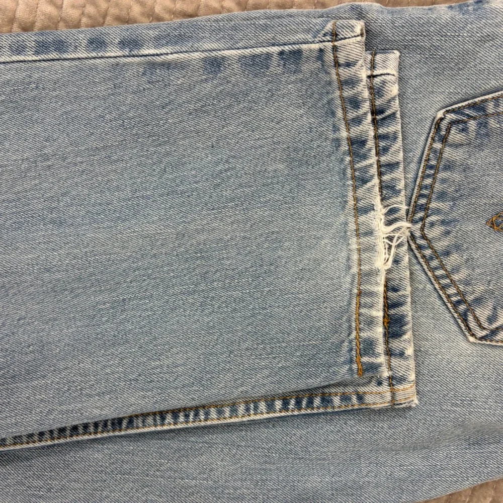 Levis levis 560