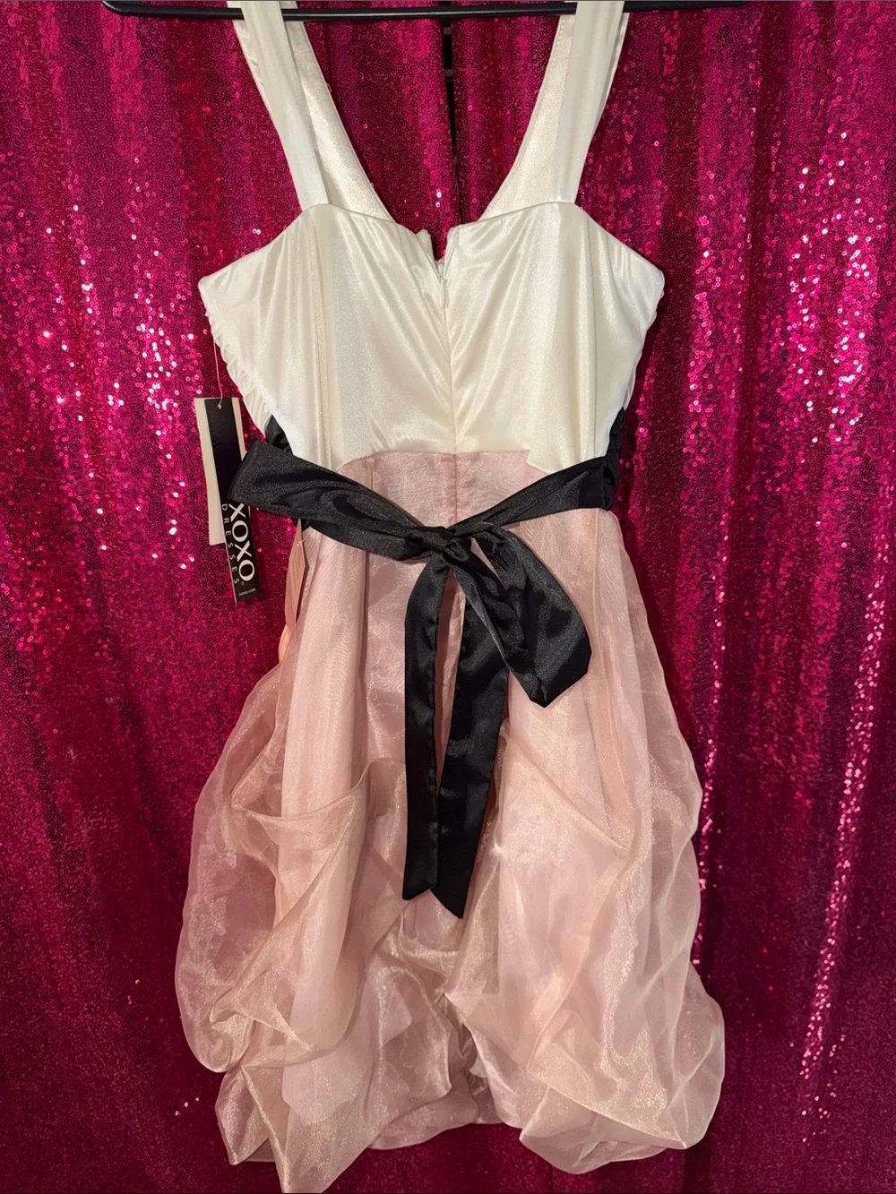 XOXO celebrations delicate