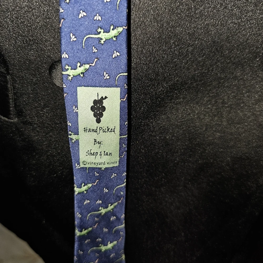 Vineyard Vines like new