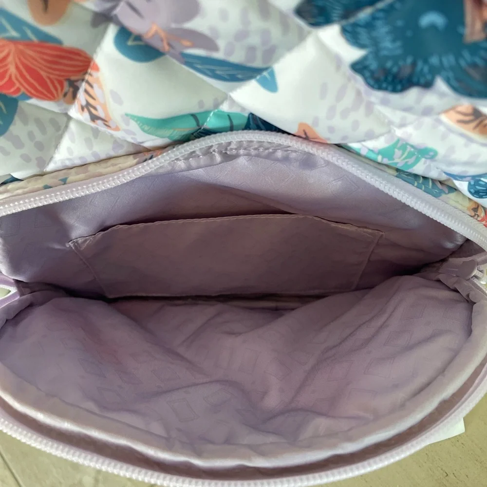 Vera Bradley closures slip