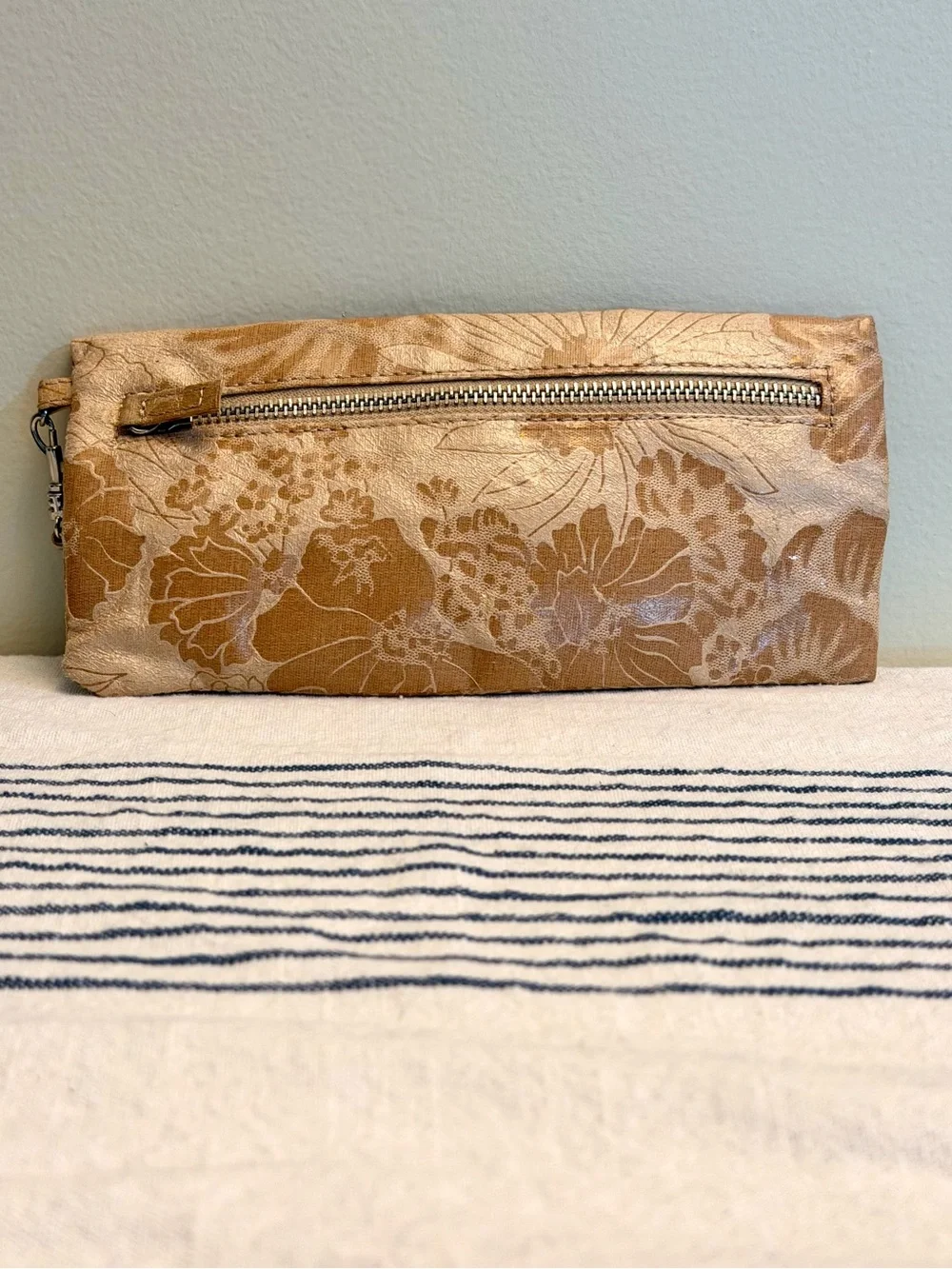 N/A elegant metallic