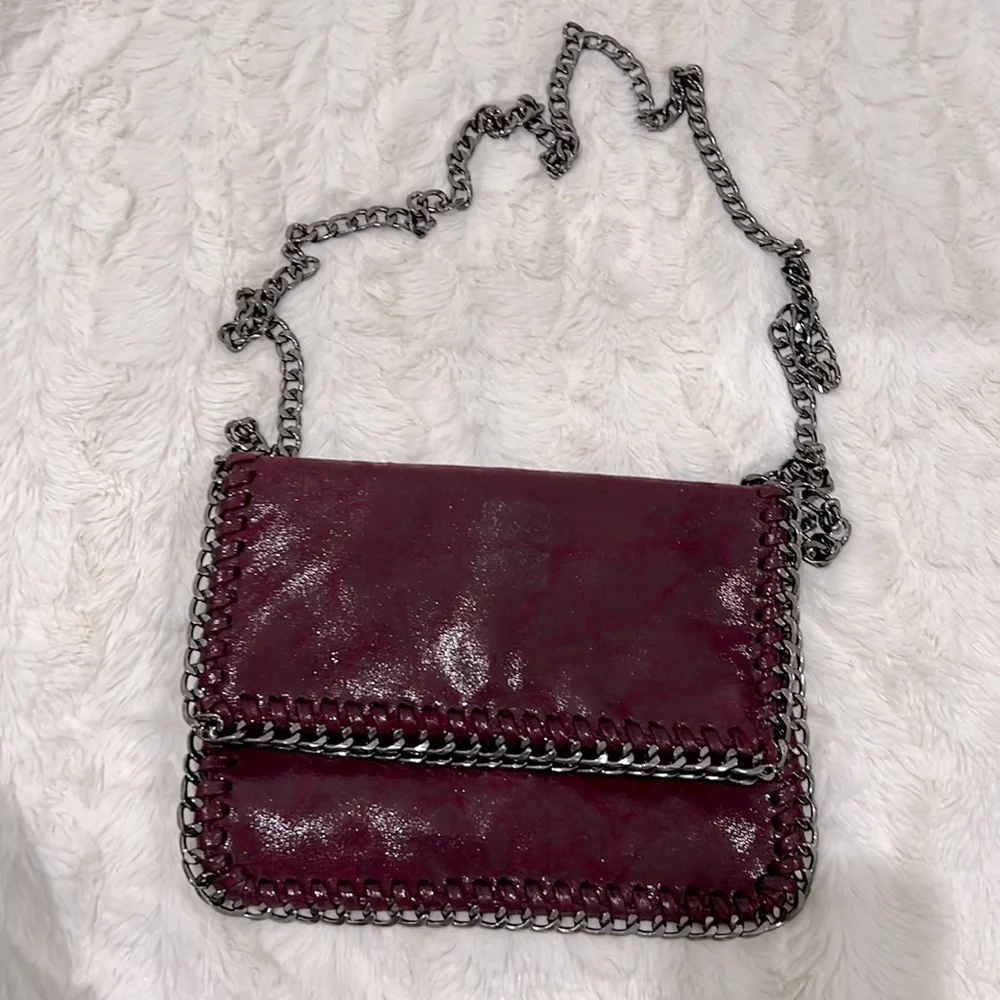 CHAIN TRIM CLUTCH/Crossbody Bag‎