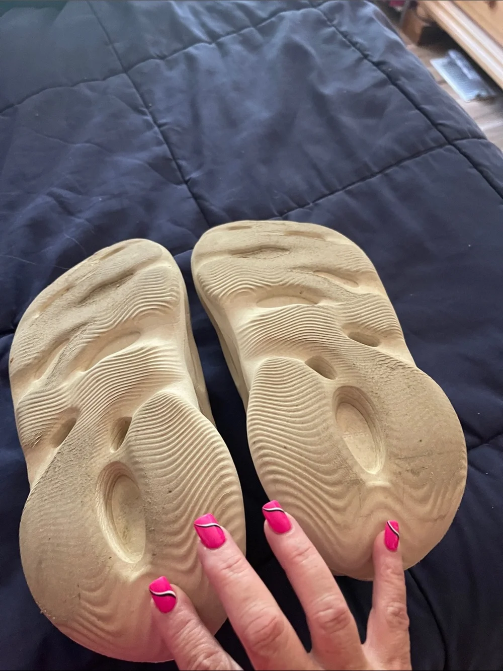 Yeezy lightweight slip