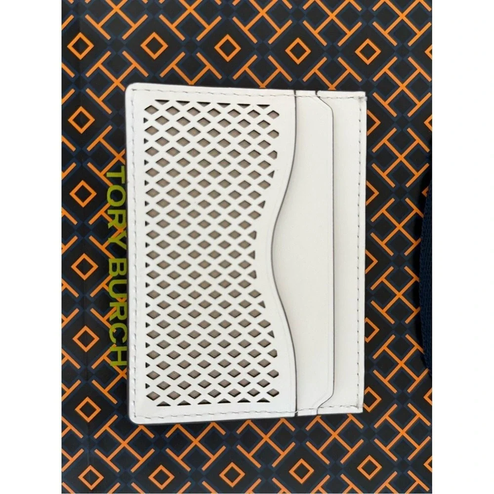 Tory Burch comes shopping