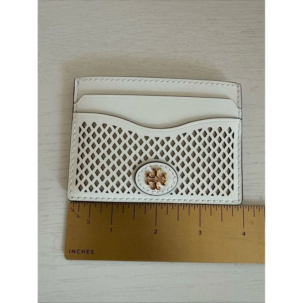 Tory Burch comes shopping