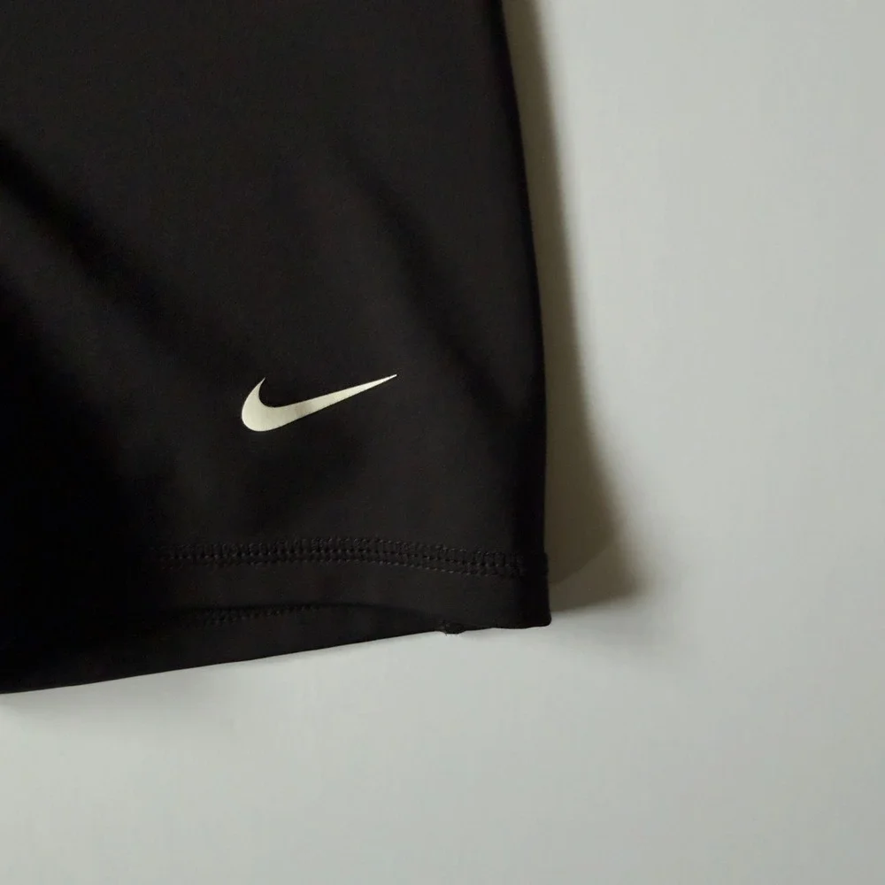 Nike item pro