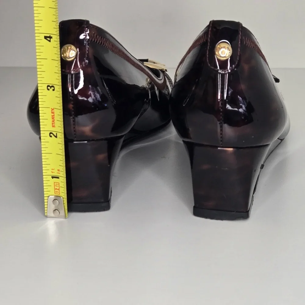 Stuart Weitzman 	•	leather these