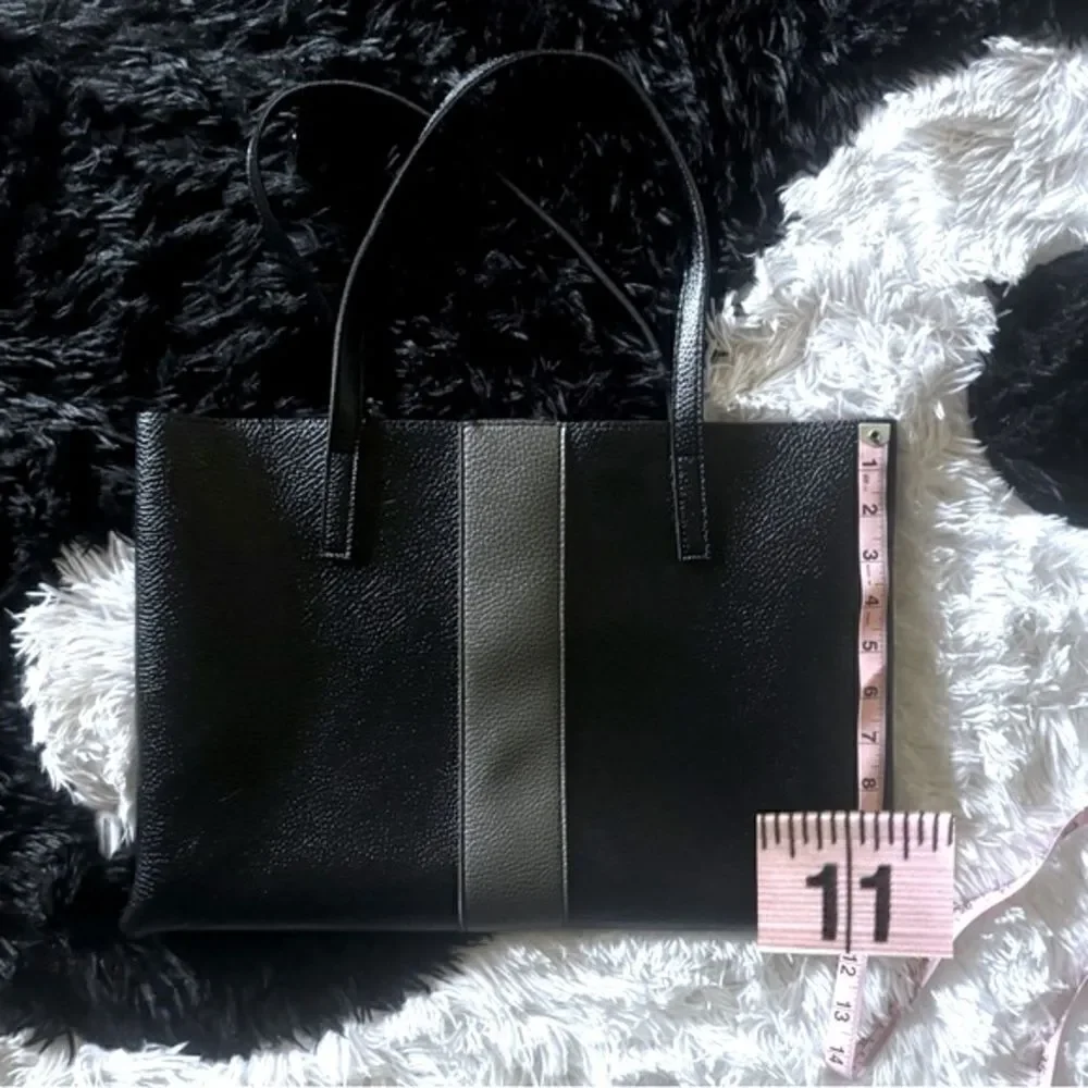 Vince Camuto pebble vince
