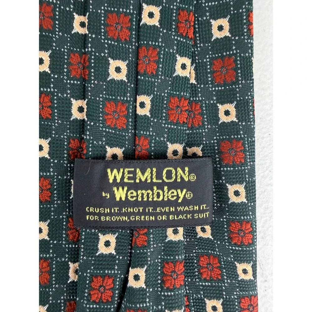 Wembley vintage clip