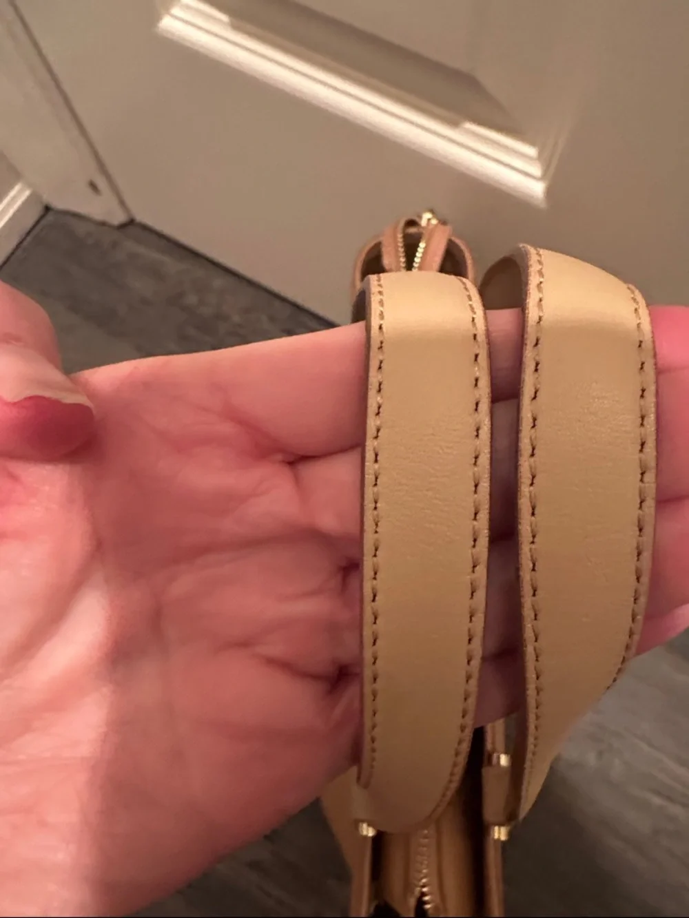 Burberry classic leather