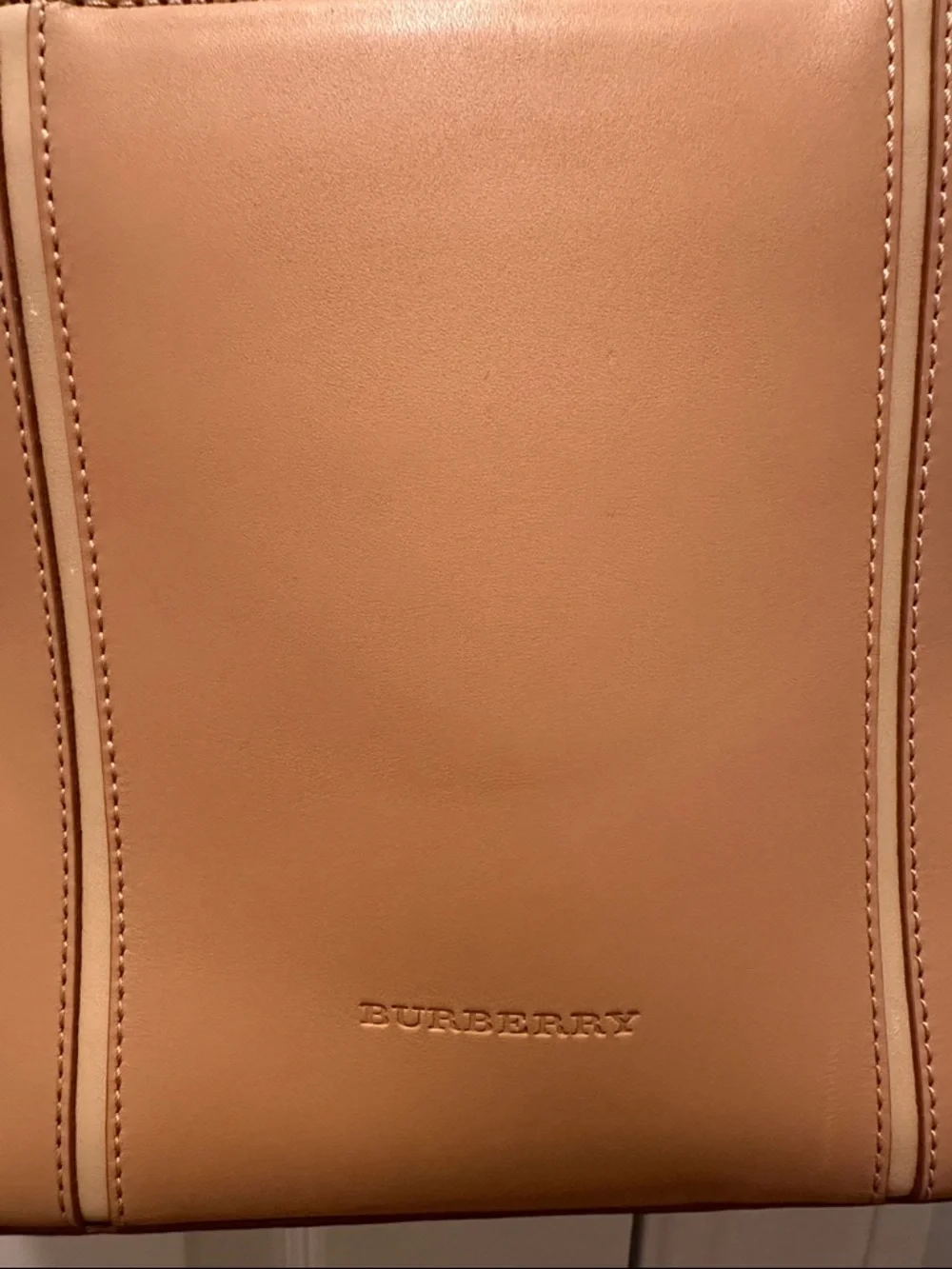 Burberry classic leather