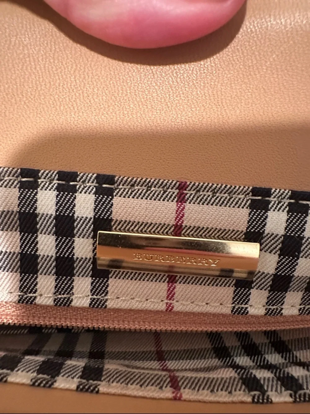 Burberry classic leather