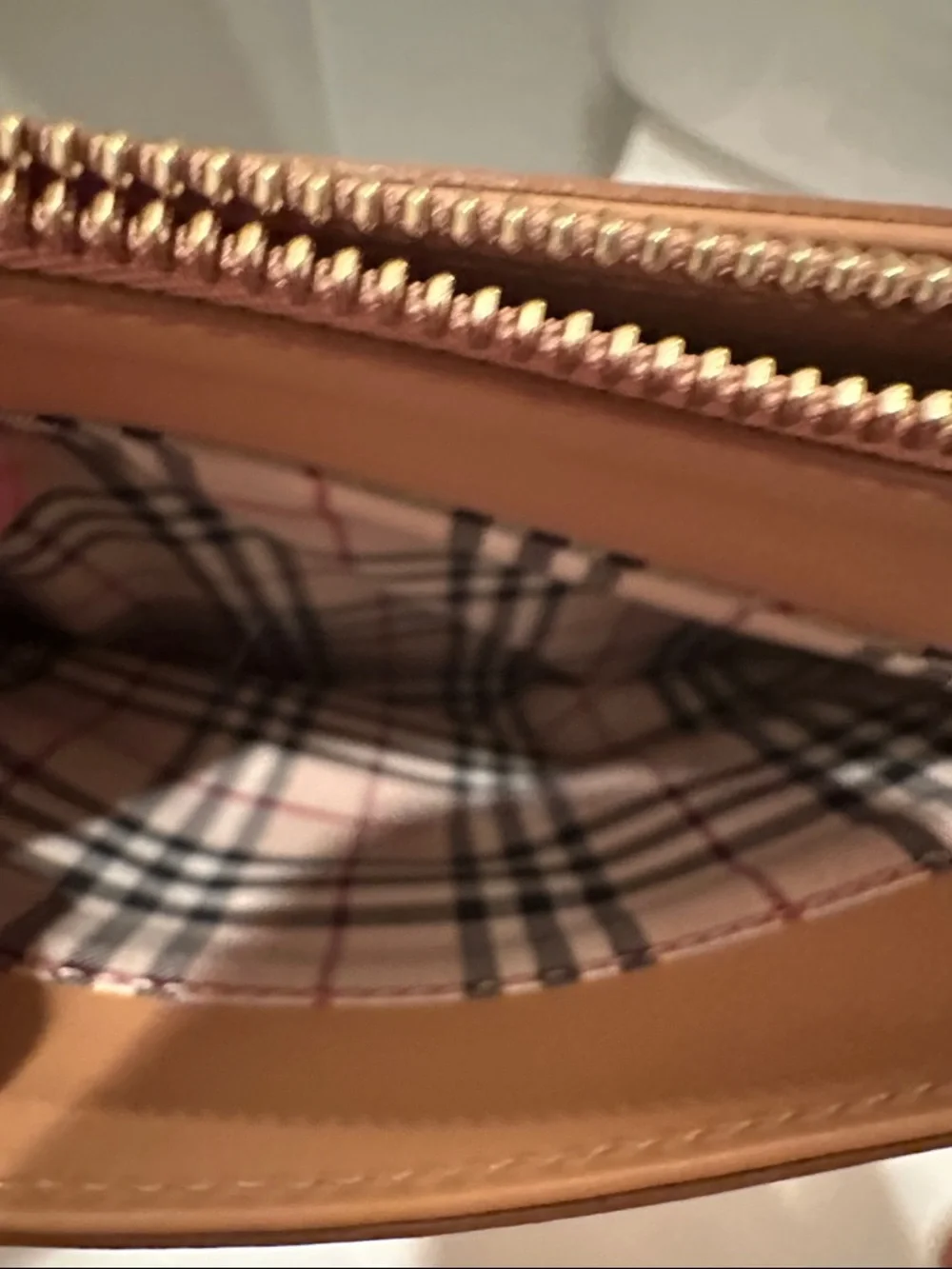 Burberry classic leather