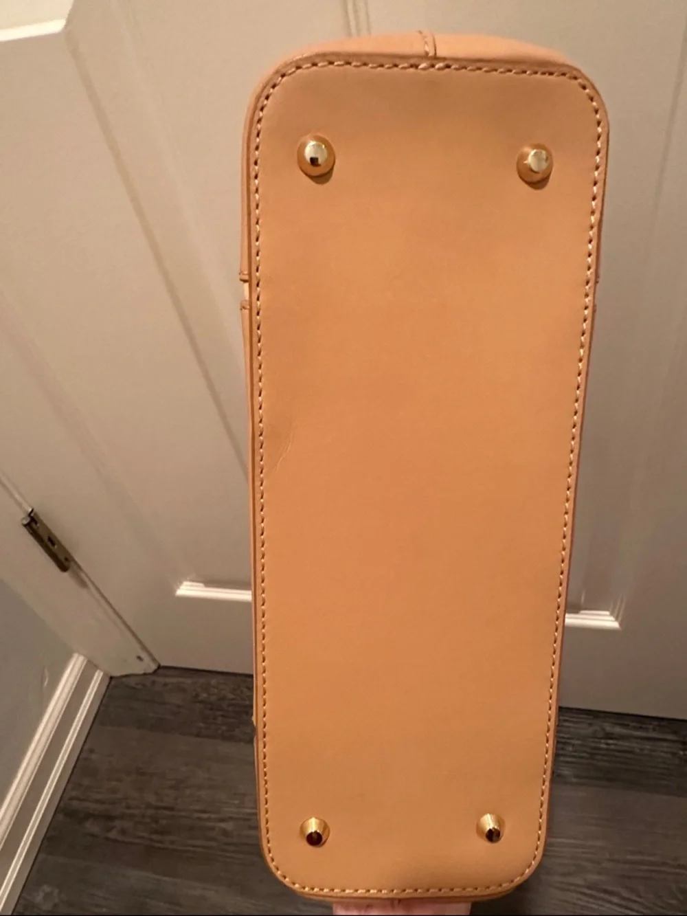Burberry classic leather