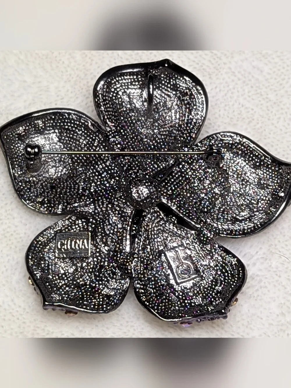 Liz Claiborne Flower Brooch/Pendant NOS VTG BLACKLIGHT UV GLOW Rhinestone Enamel