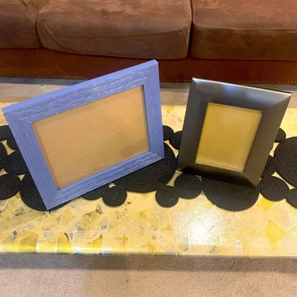 Elegant Set of 2 silver/blue picture frames - timeless charm!‎