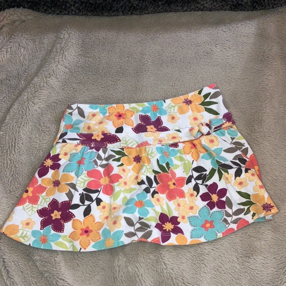 🔹4 for $30 Gymboree Floral Skort, Girls Size 6