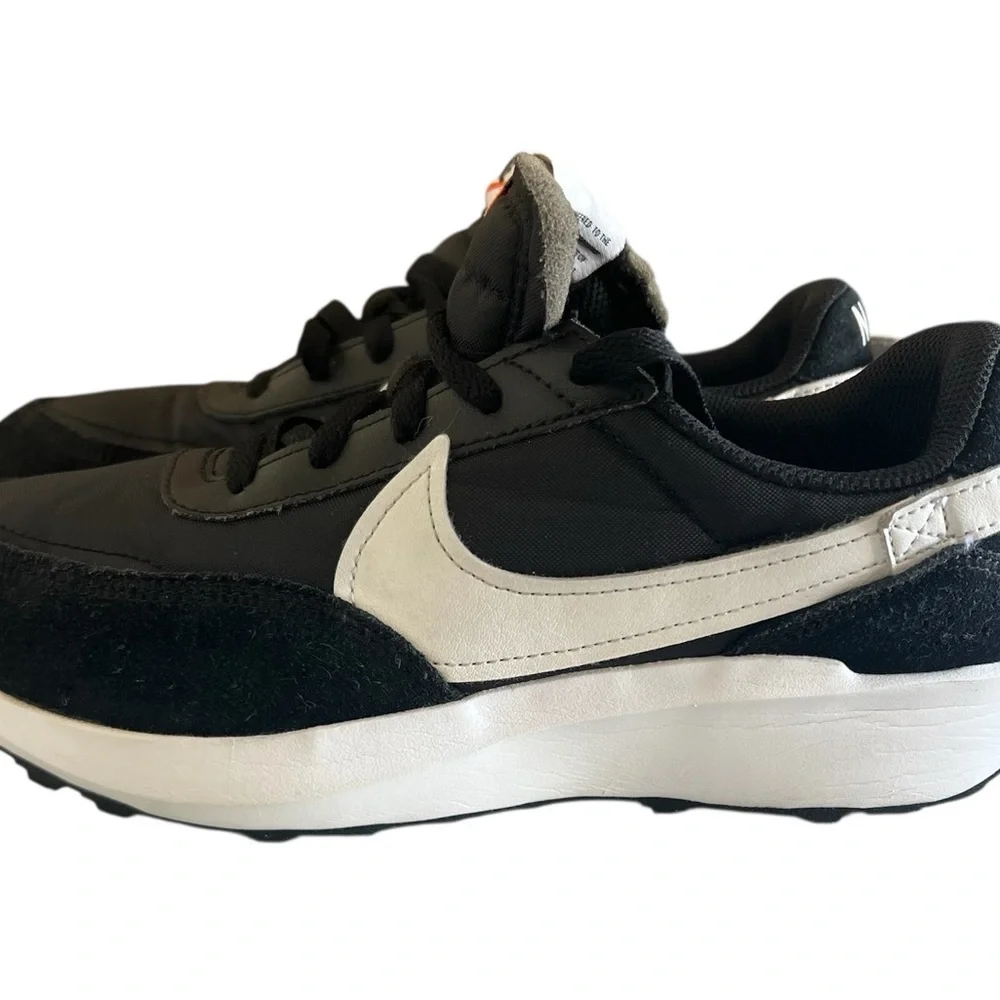 Nike Waffle Debut Black White Women's Size 9 DH9523-002 Casual Sneakers