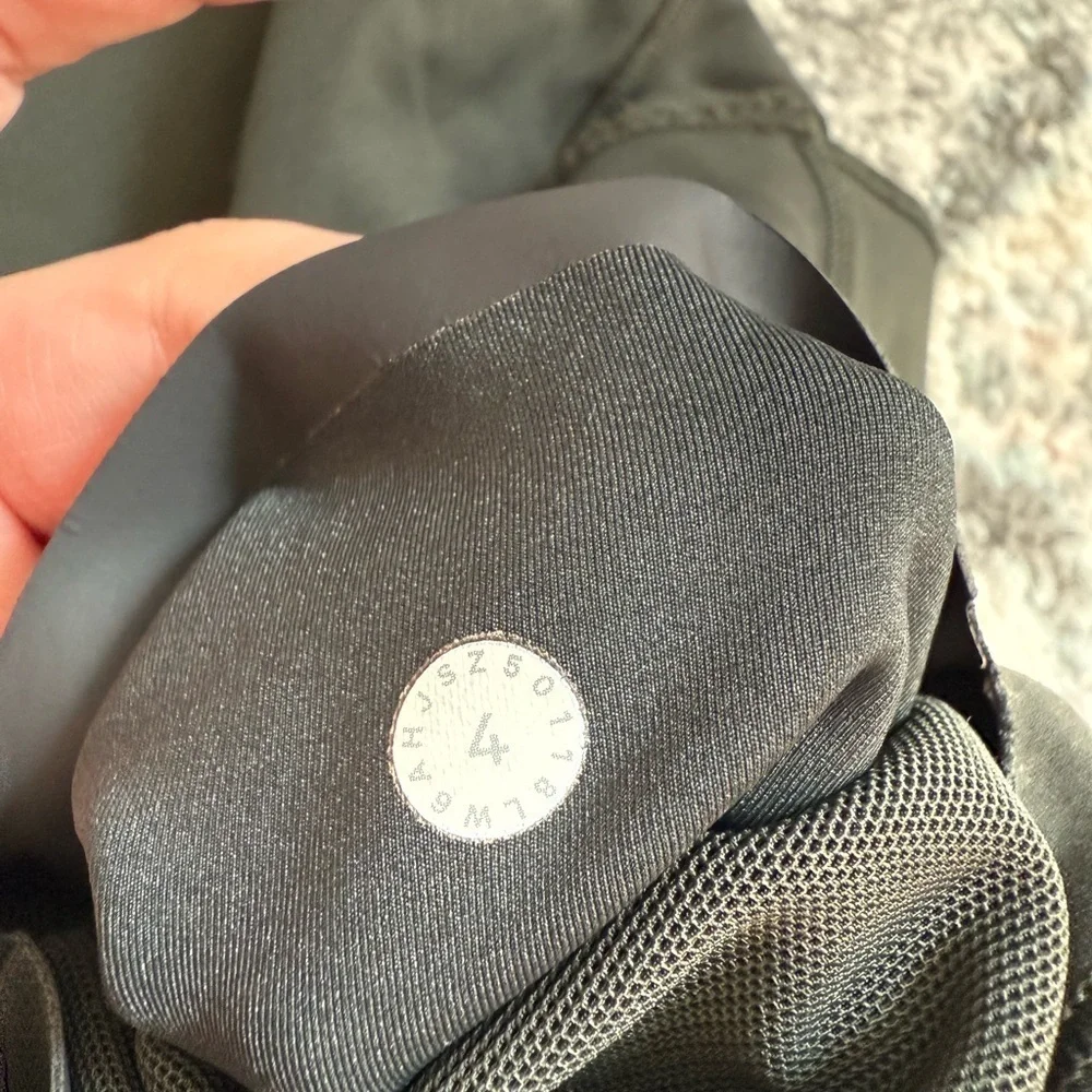 Lululemon In Movement Crop *Everlux 19