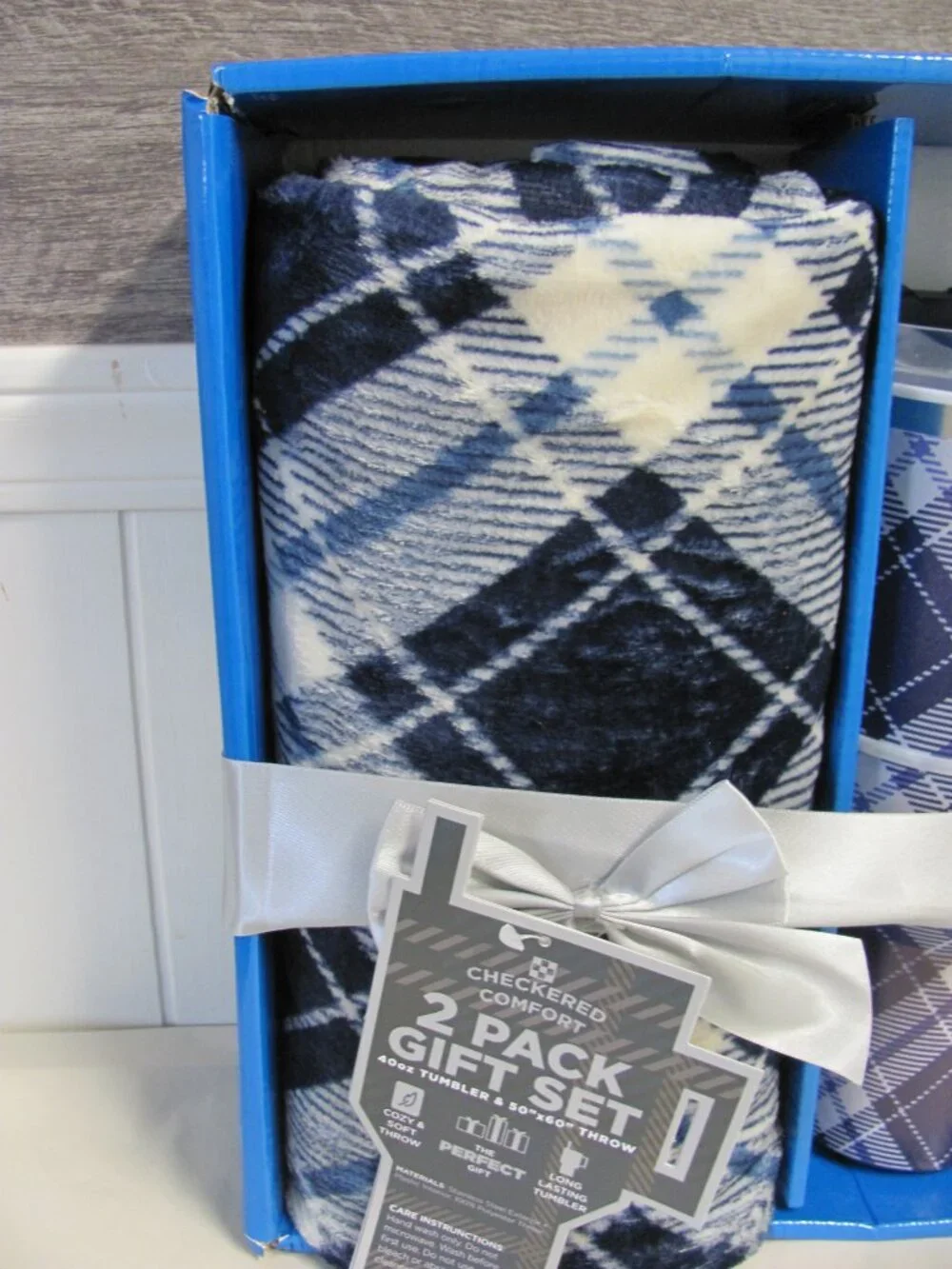 CHECKERED COMFORT 2 PIECE HOLIDAY SET NIP