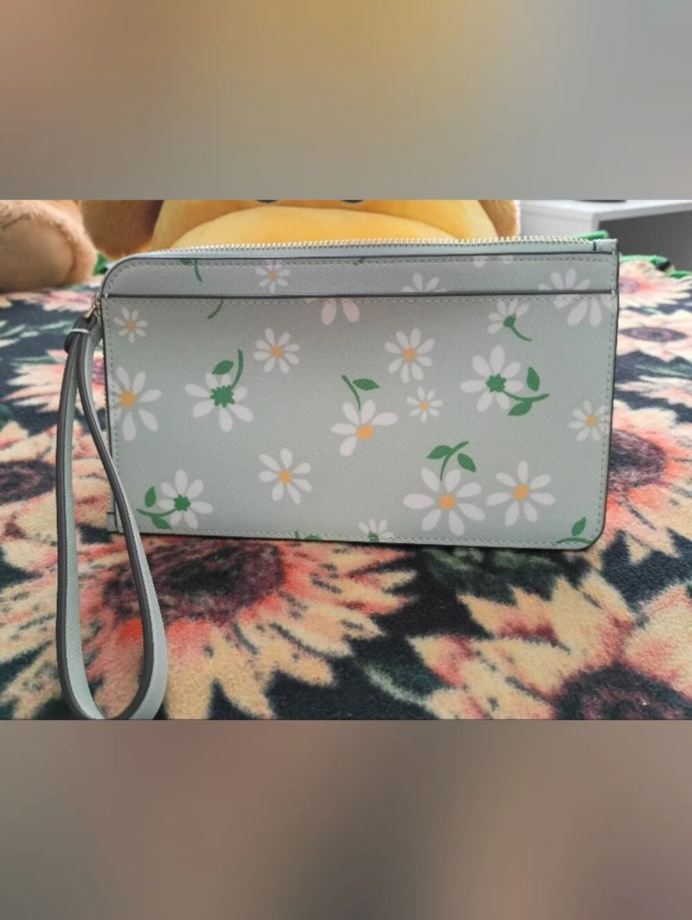 Kate Spade Lucy Day Tripper Daisy Medium L-Zip