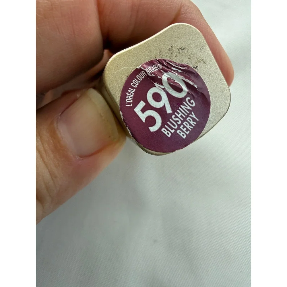 LOreal Colour Riche Satin Lipstick 590 Blushing Berry Gold Tube‎ Creamy Berry