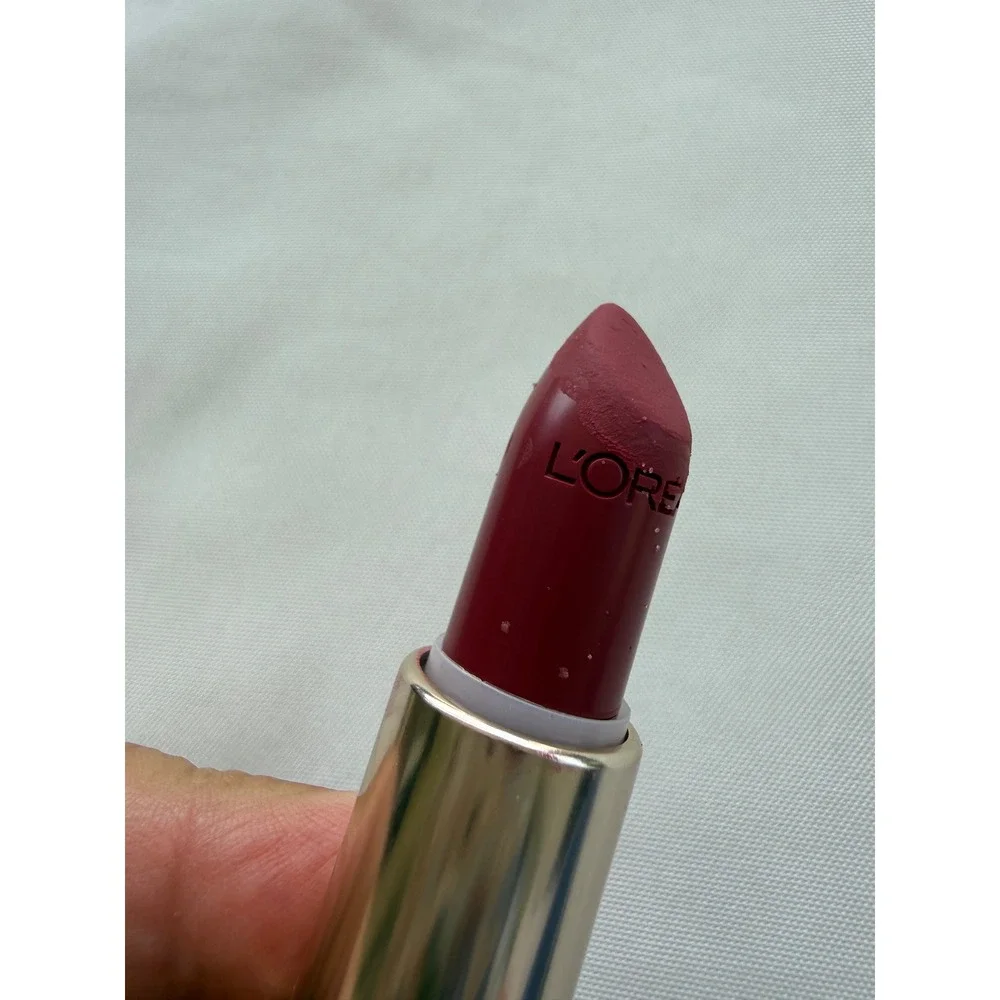 LOreal Colour Riche Satin Lipstick 590 Blushing Berry Gold Tube‎ Creamy Berry