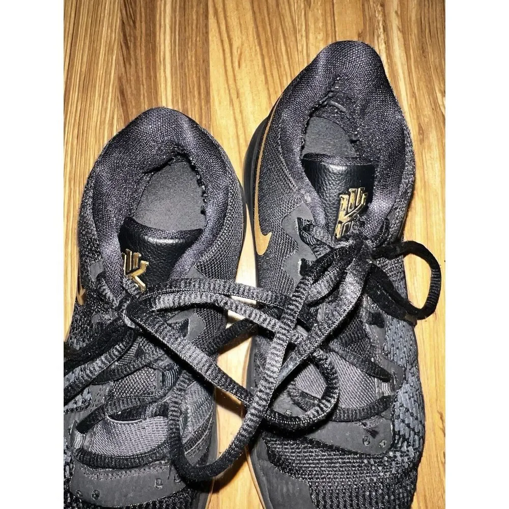 Nike Kyrie Flytrap Black-Metallic‎ Gold RARE Shoes Sneakers Boys 4Y 4 Youth