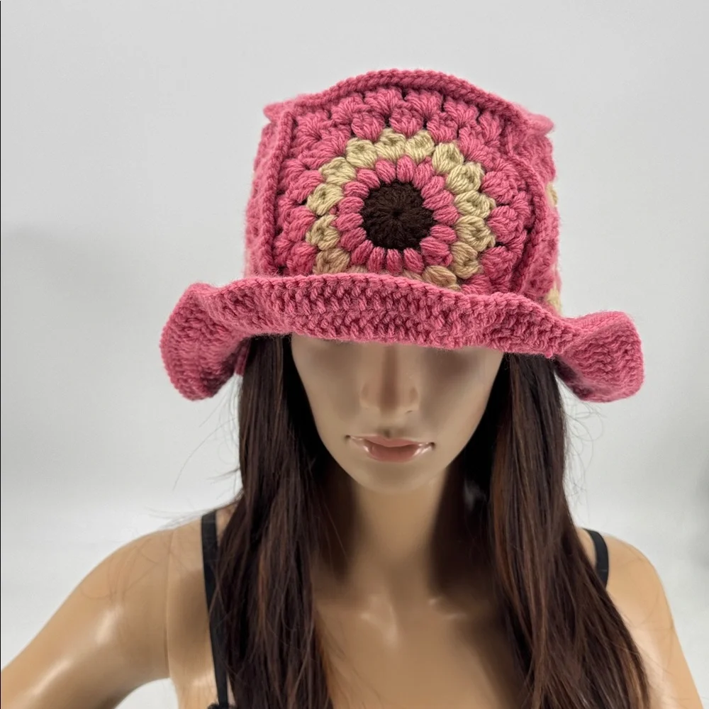 Vintage 70s Boho Hippie Mod Groovy Handmade Crochet Granny Square Bucket Hat