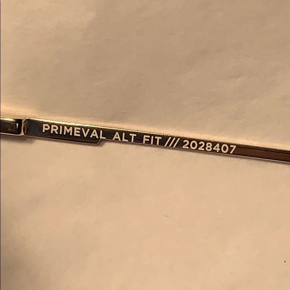 Le Specs never used