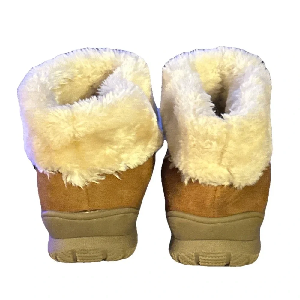 Minnetonka southtown suede
