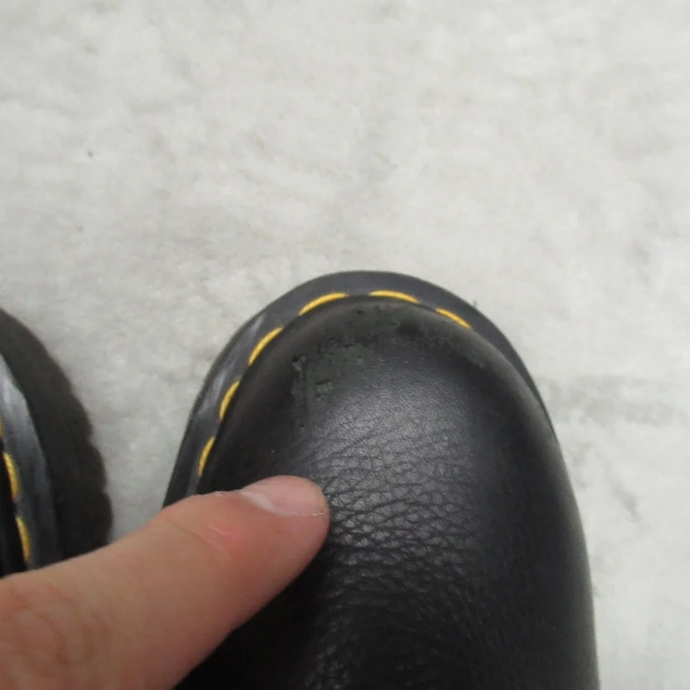 Dr. Martens few blemish