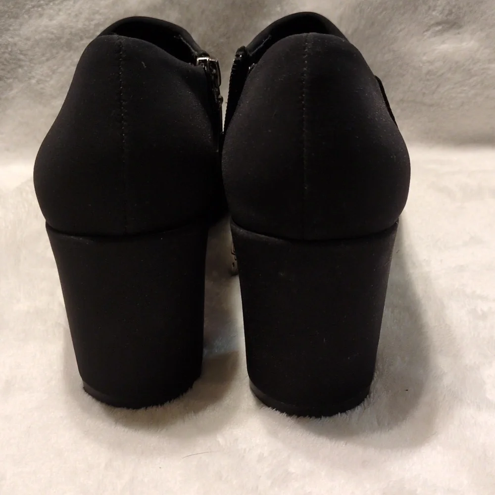 N/A zip black previously