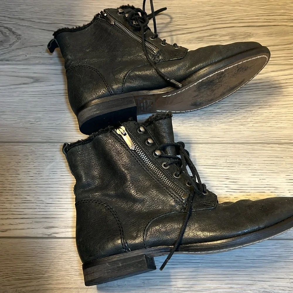 Sam Edelman questions nice zippers