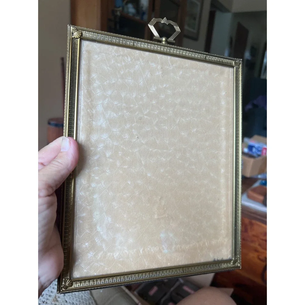 Vintage Brass Tone Picture Frame Shell Corners Heart Finial Wall Hanging