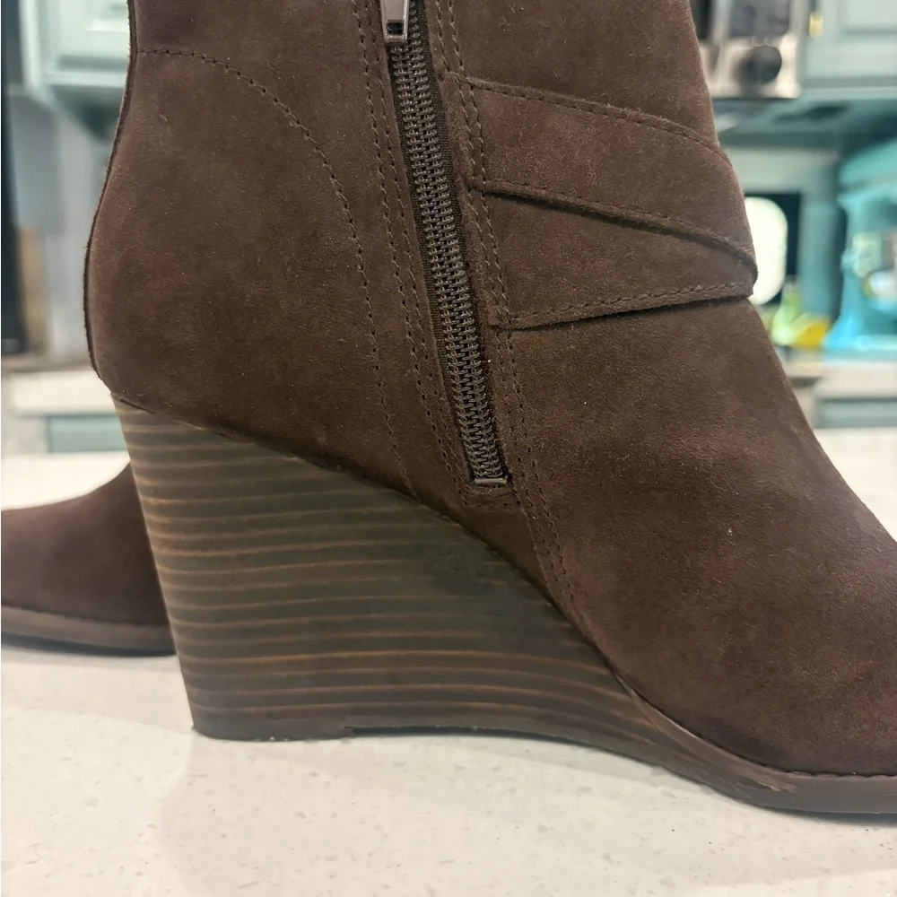 Lucky Brand step out
