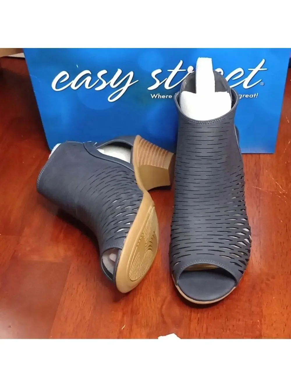 EASY STREET WOMEN’S SUNRISE SA HEEL SANDAL NAVY SIZE 8W