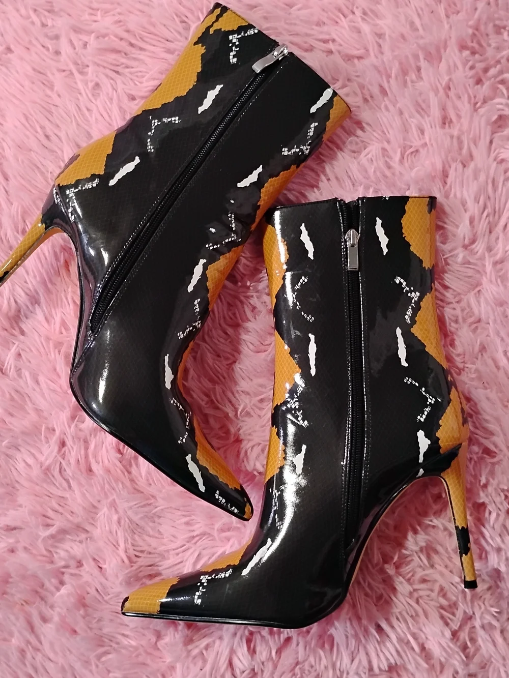 N/A stylish women