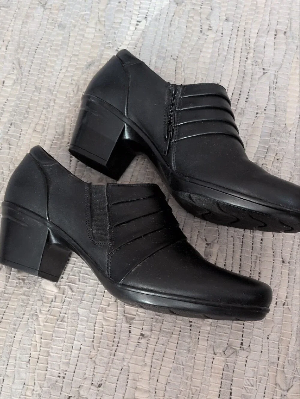Clarks detailing comfort