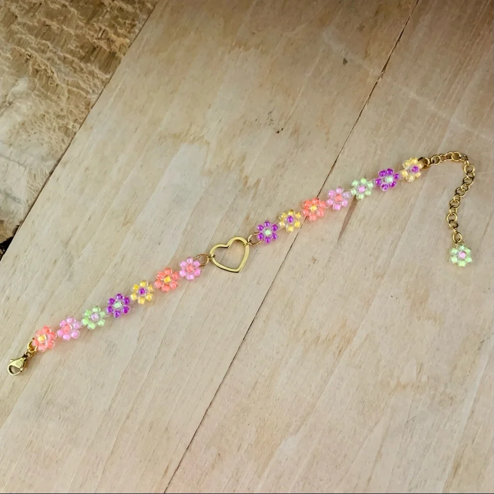 Handmade Neon Daisy Bracelet w/Gold Heart Adjustable Beaded Bracelet Boho Y2K