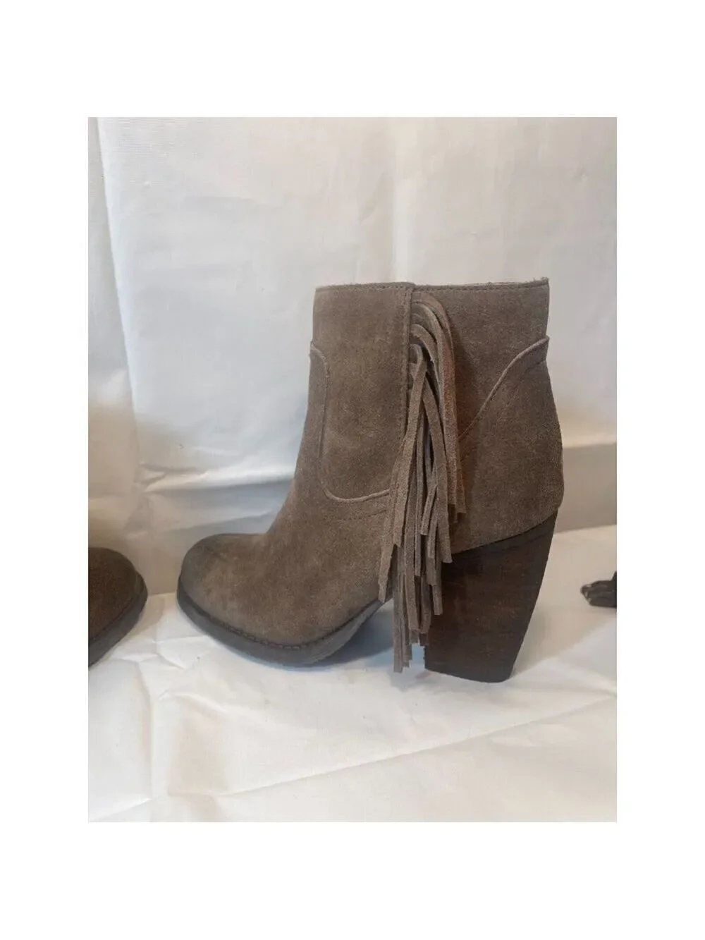 Sbicca Marimba Fringe ankle BOOT WESTERN  Taupe Size 7.5M