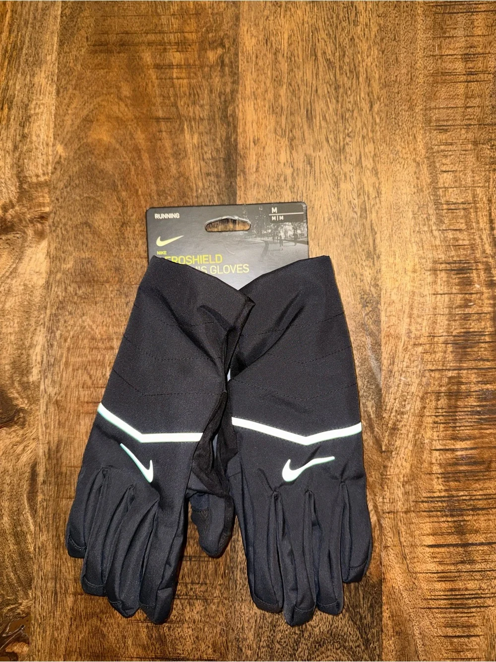 Nike Women's AeroShield Gloves in Black