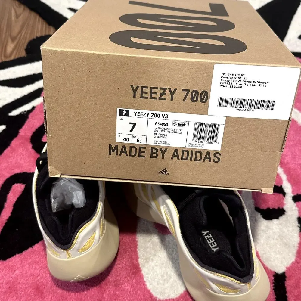 adidas Yeezy 700 V3 