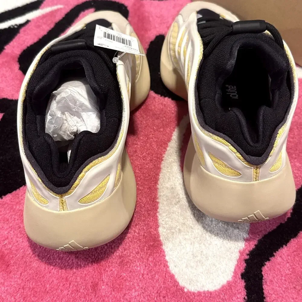 adidas Yeezy 700 V3 