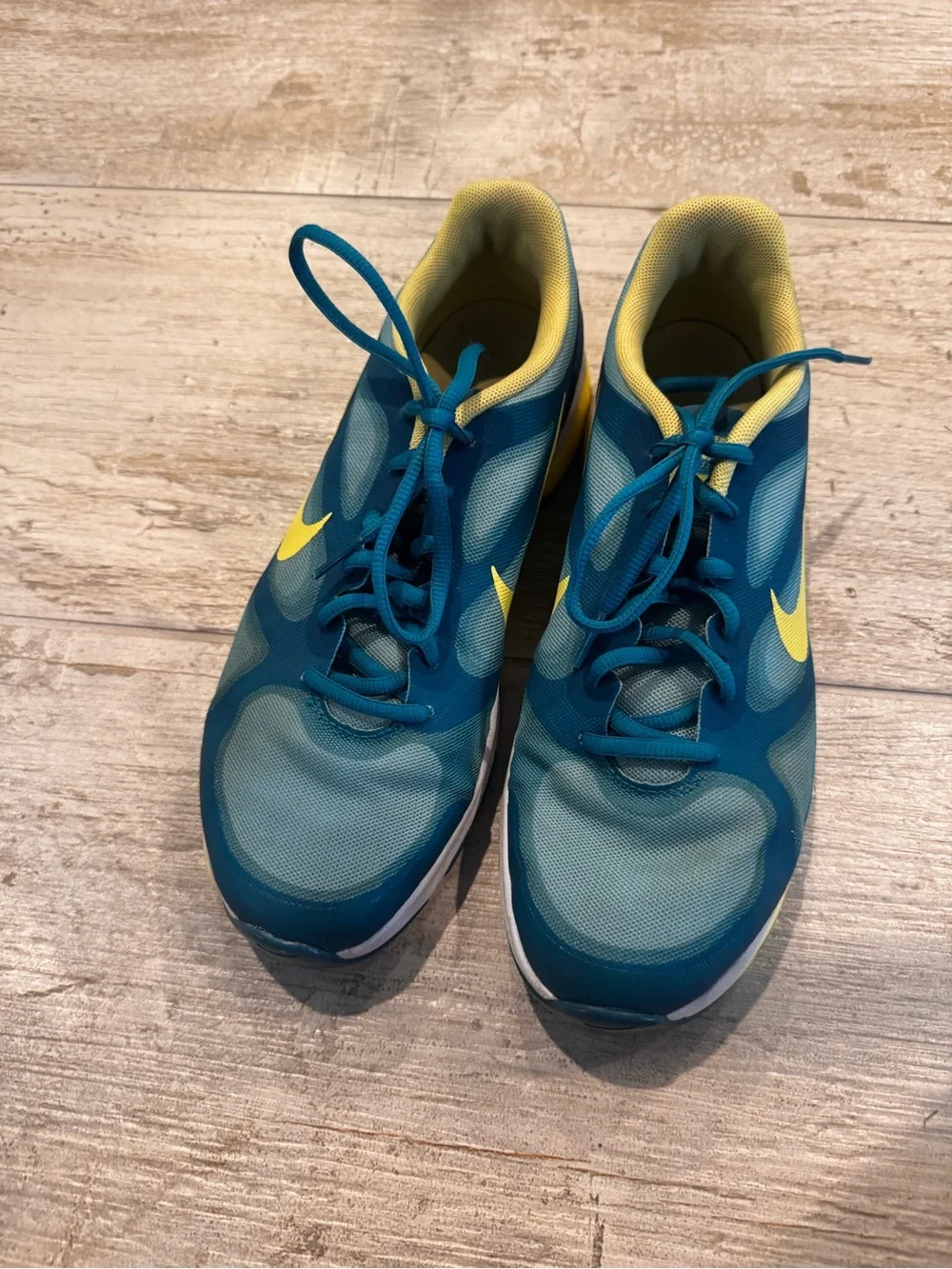 Nike lightweight trainers