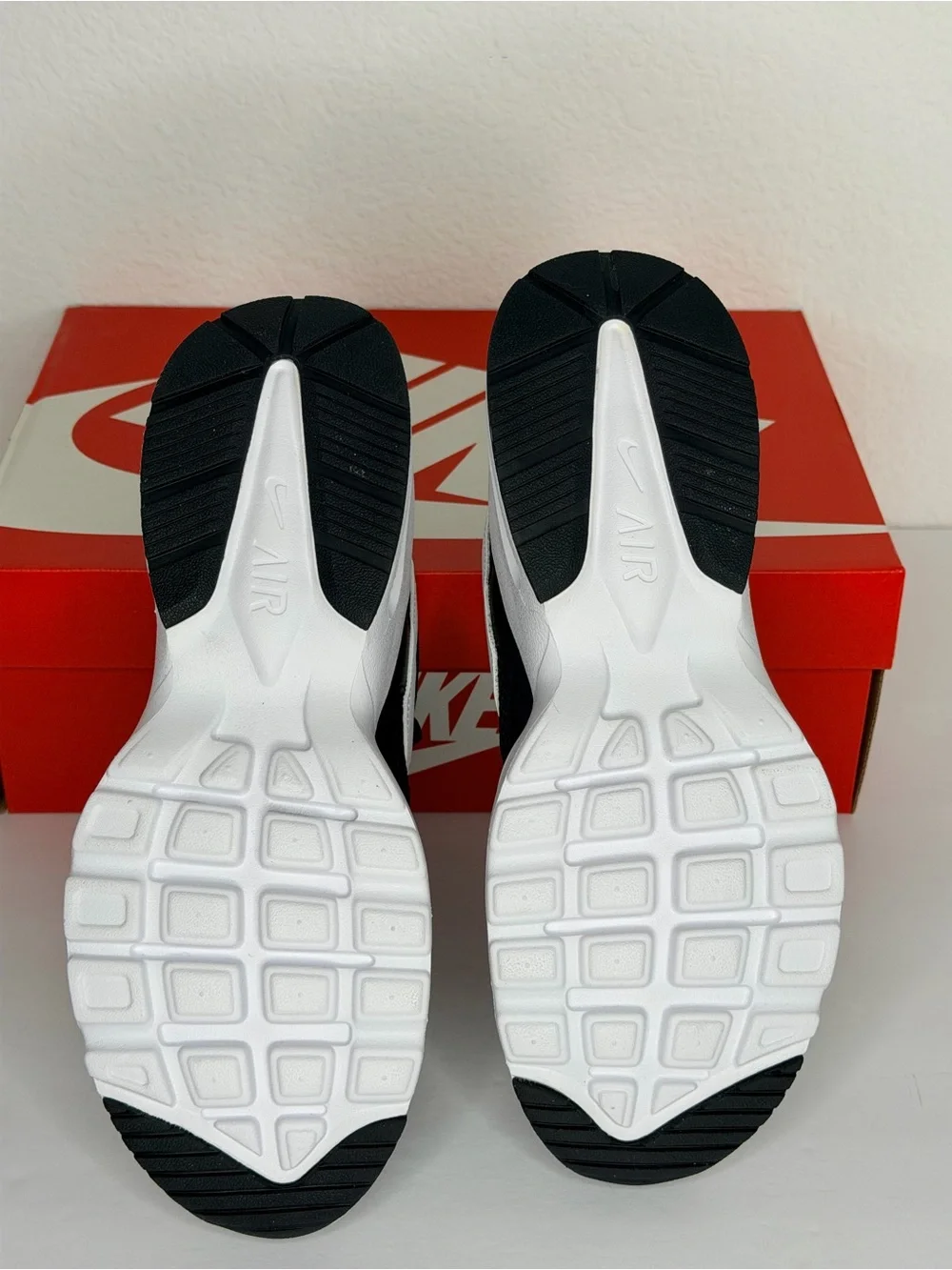 Nike Women’s Air Max Fusion Black/White NWB Sz 9